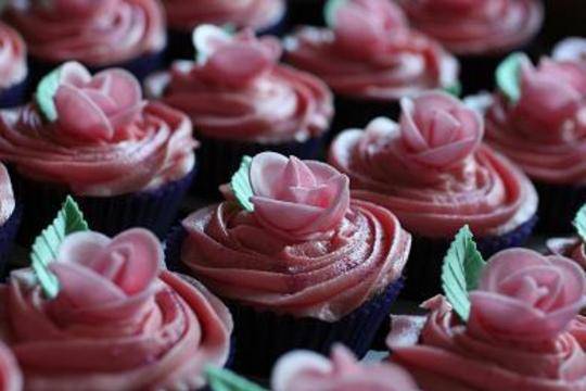 Rose cupcake cake