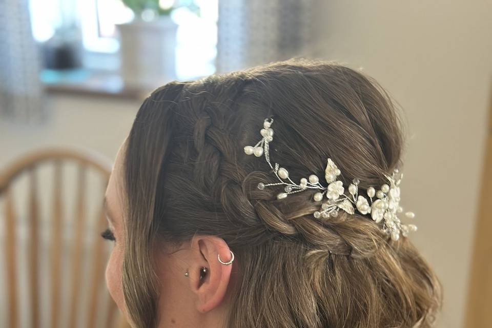 Undone waves plait