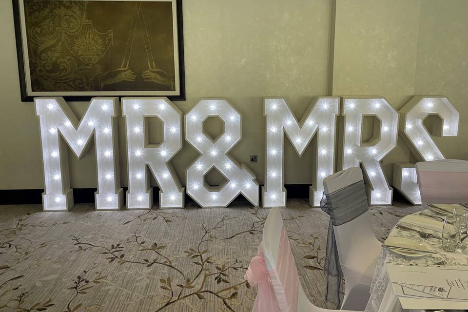 Mr & Mrs