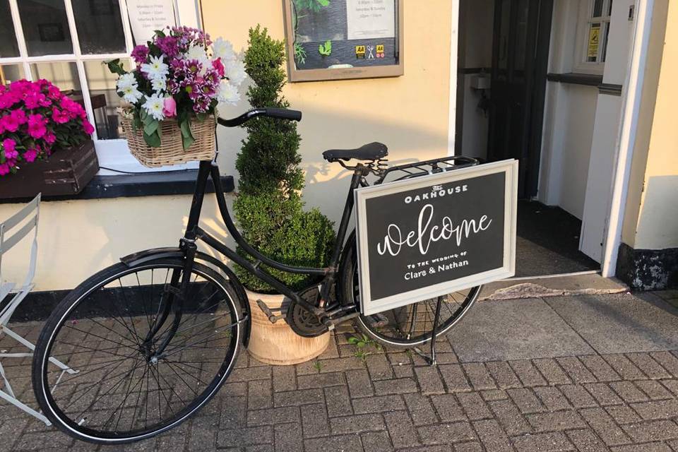 Vintage bike with welcome sign