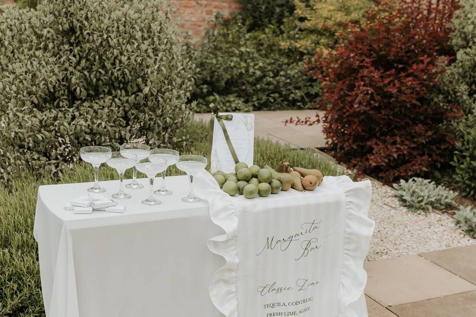 Modern wedding invitations, be