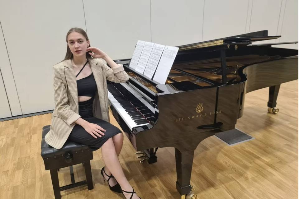 Arina Brovanova - Pianist