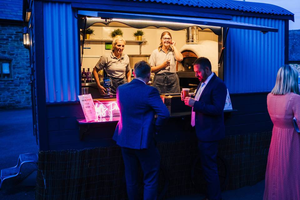 Horsebox bar