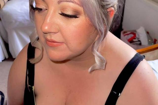 Soft bridesmaid glam