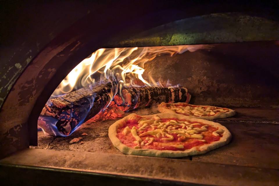 Stone pizza oven