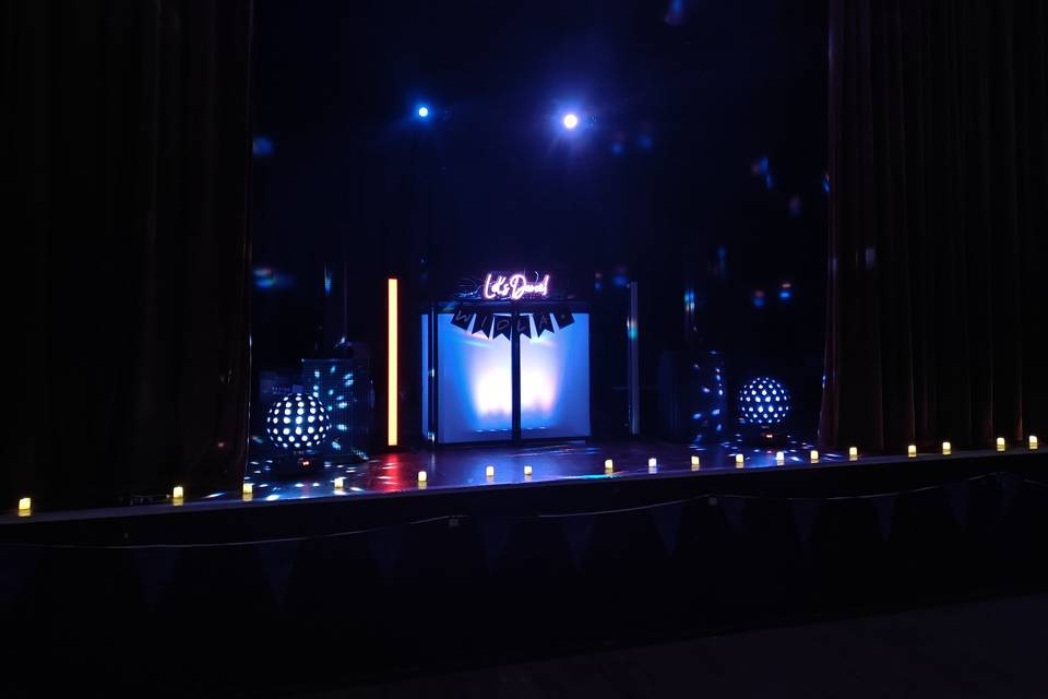 Large stage layout