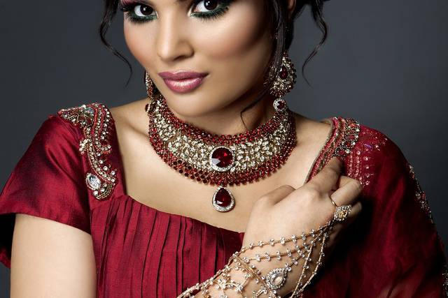 Beauty parlour near clearance me for bridal makeup