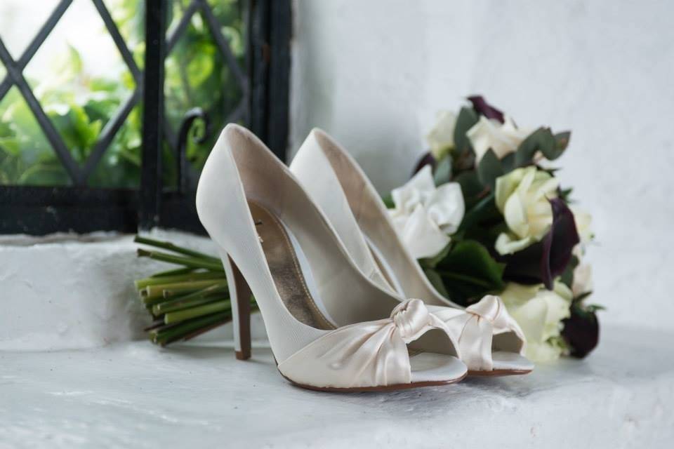 Shoes and bouquet