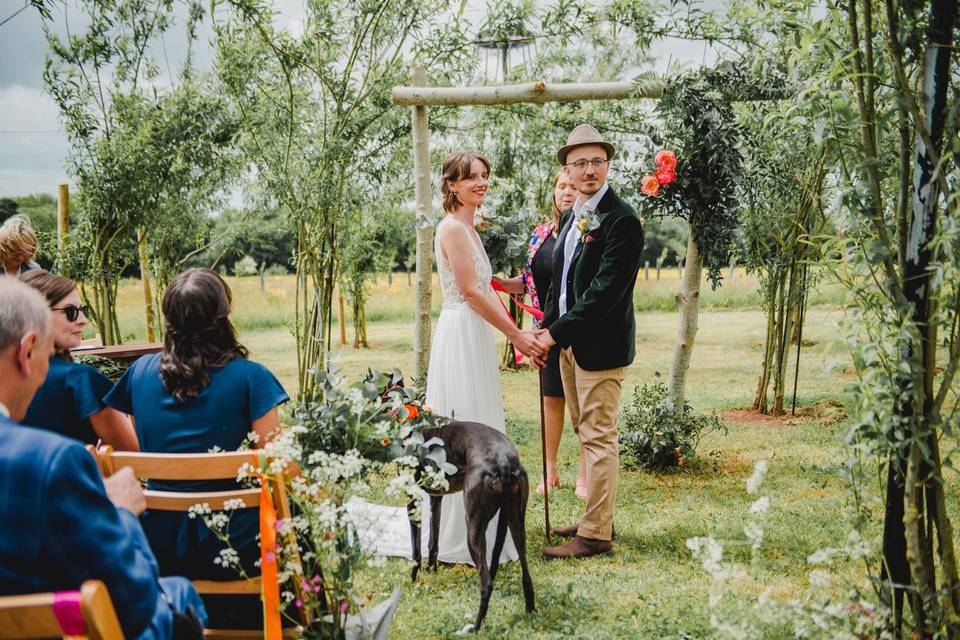 Outdoor ceremony aisle