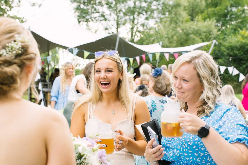 Relaxed wedding guests