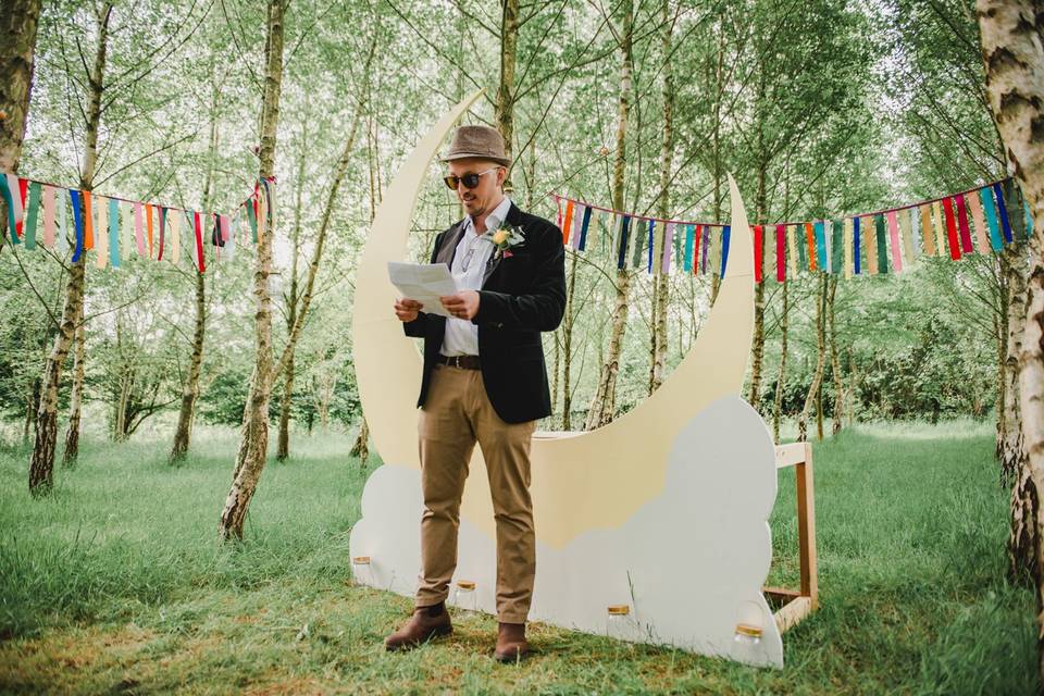 Groom's speech in a glade