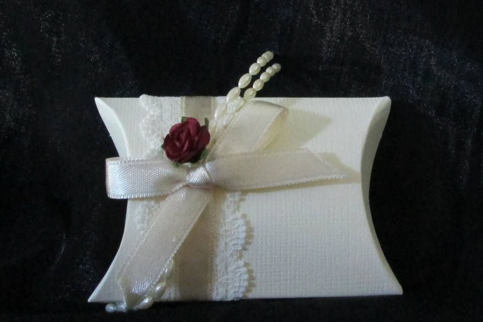 Polka dot wedding favour box