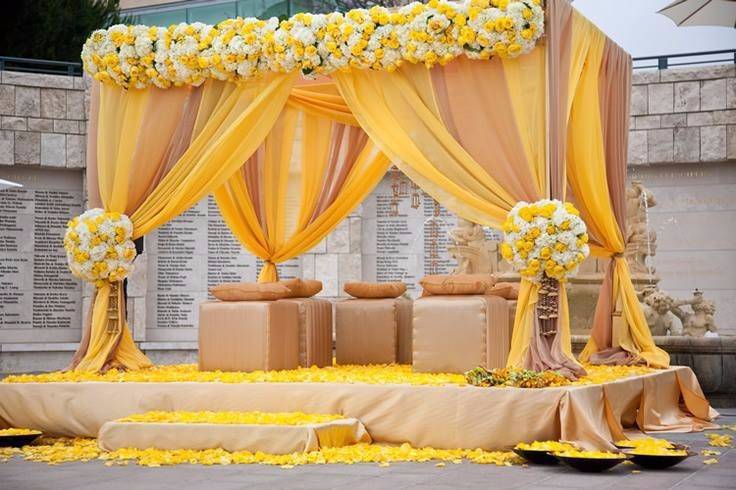 Luxurious yellow Backdrop setu