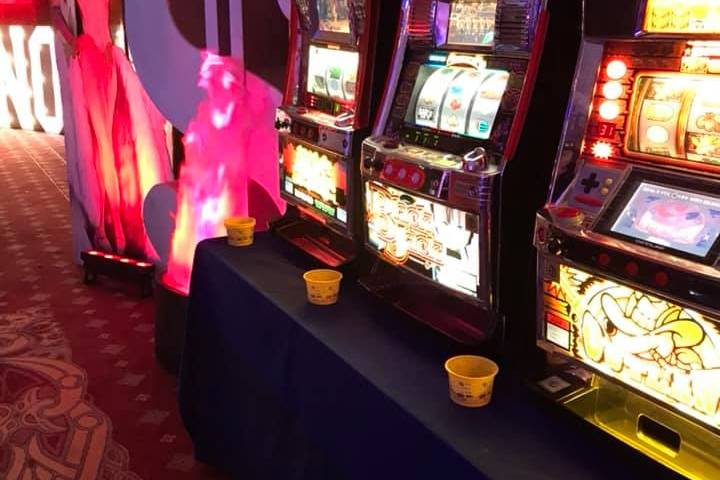 Slots and props