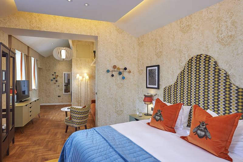 Honeymoon Suite