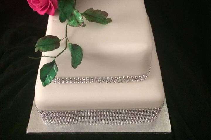 2 tier sugar rose wedding cake