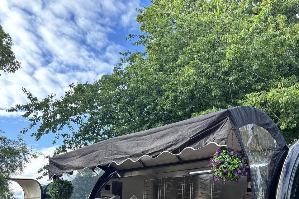 Outdoor catering, pizza