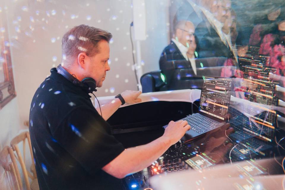 DJ Waby in action