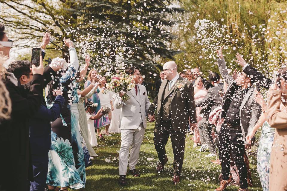 Gorgeous confetti shots