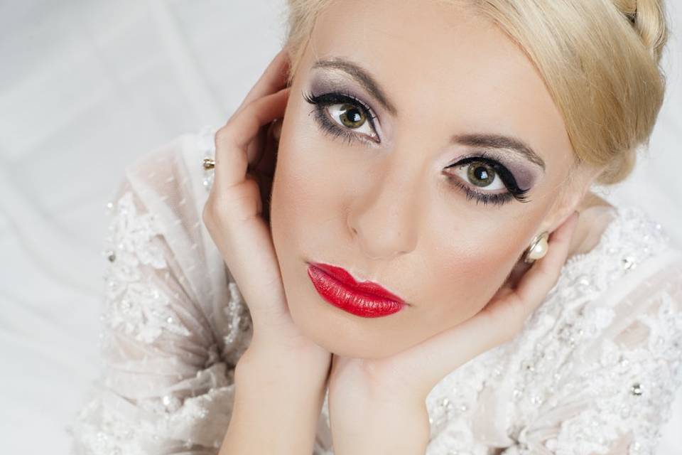 Andreea Bratu makeup & hair