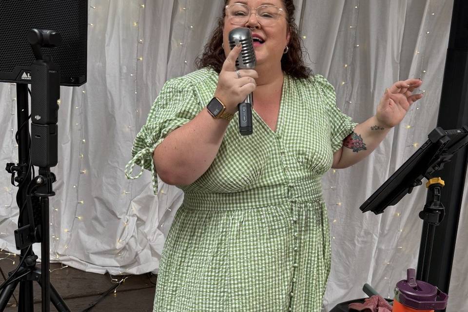 Natalie Sings