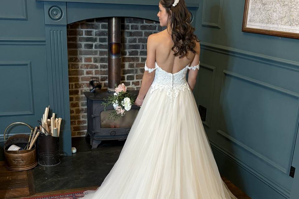 Pre-loved bridal wear
