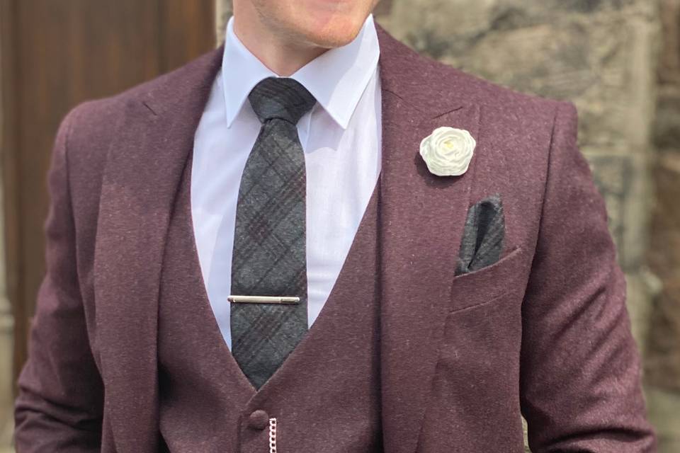Inisheer Burgundy Tweed