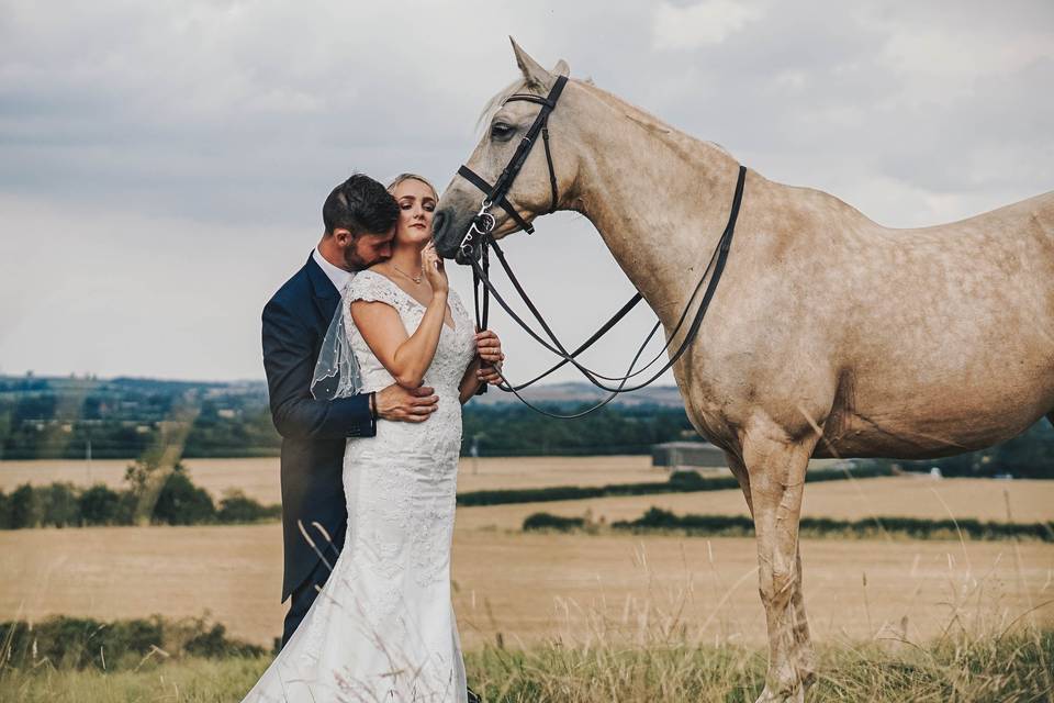 Walking arm in arm - The Cotswold Photography Company