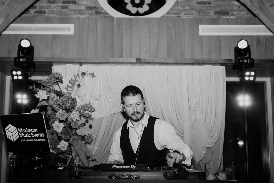 DJ in zones