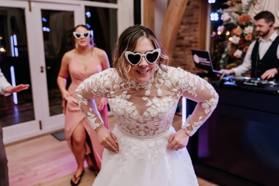 DJ & Bride, Bridesmaid