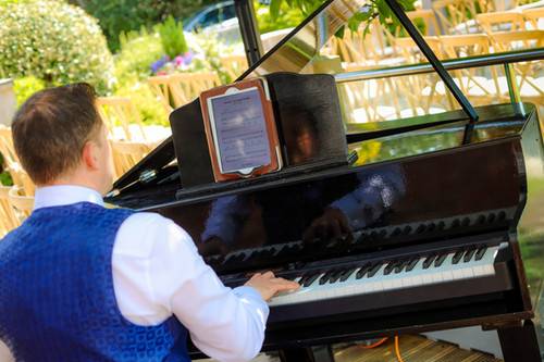 Chris Morris - Pianist