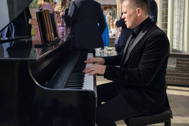 Chris Morris - Pianist