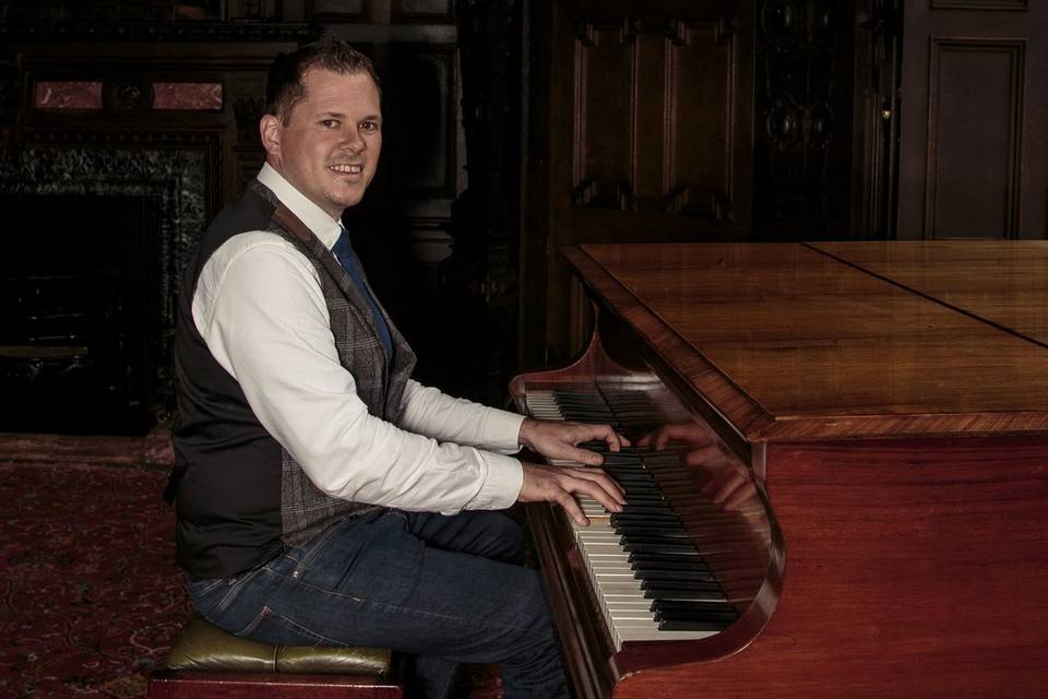 Chris Morris - Pianist