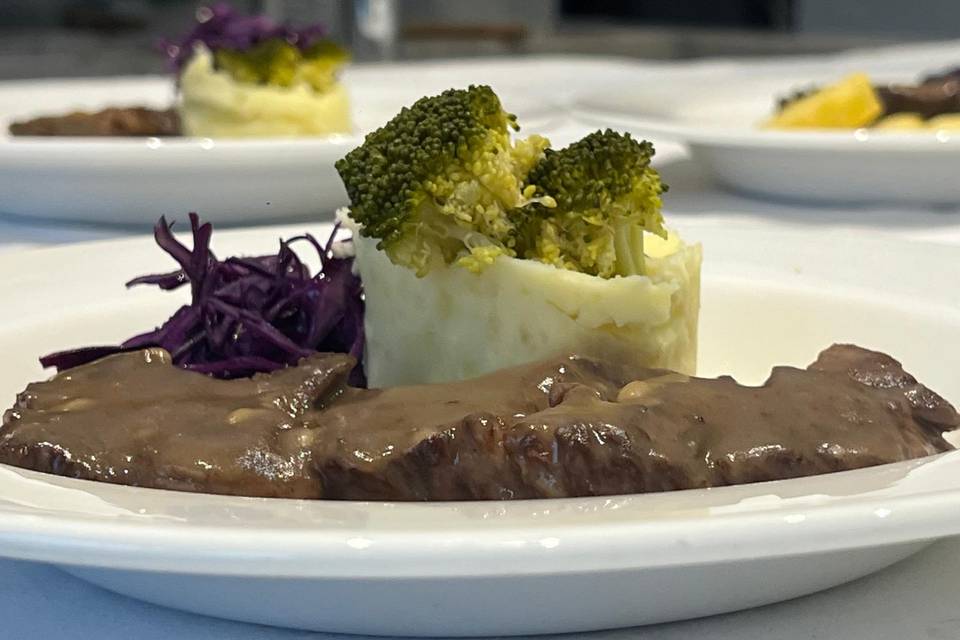 Slow Cooked Beef in Red Wine w