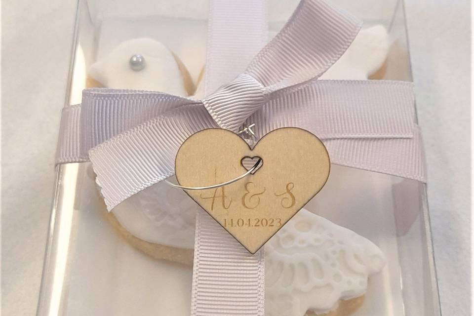 Dove fondant biscuit favour