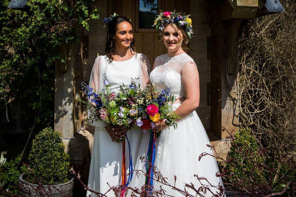 Brides in front the west wing