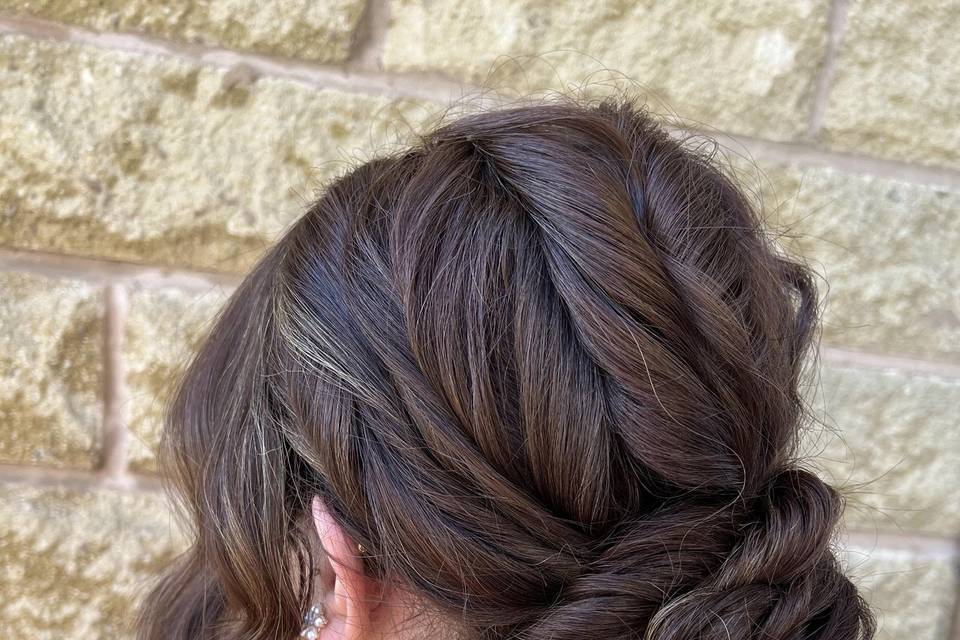 Bridesmaid detailed bun