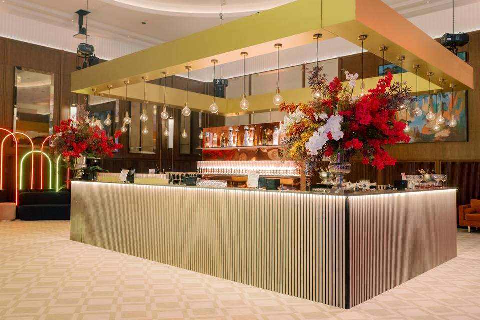 Luxury wedding cocktail bar with florals, Mayfair