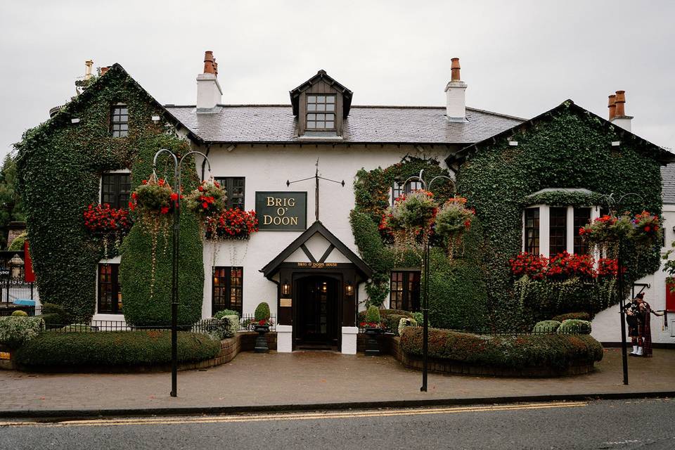 Brig o' Doon Exterior