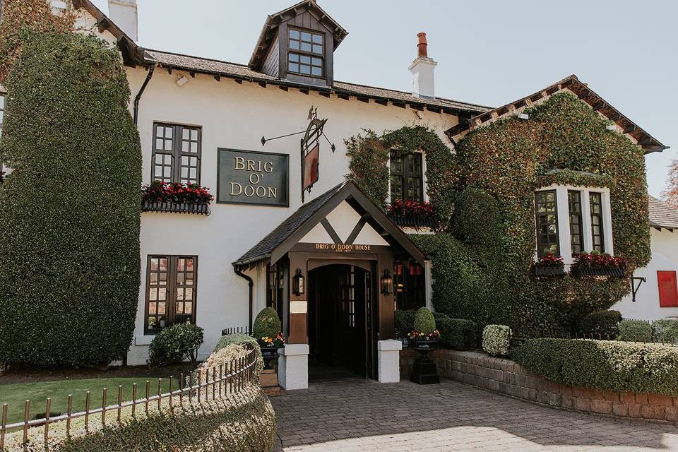 Brig o' Doon Exterior