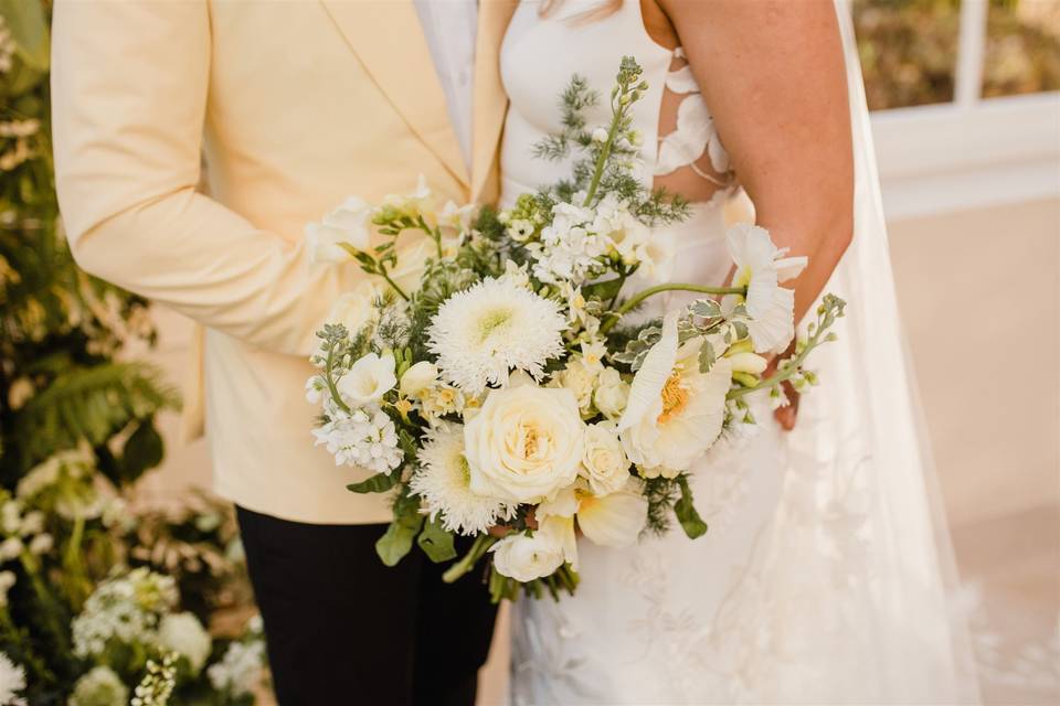 Soft white with cream bouquet