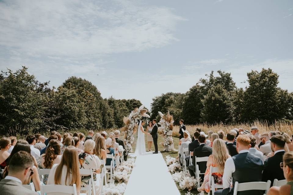 Outdoor vows