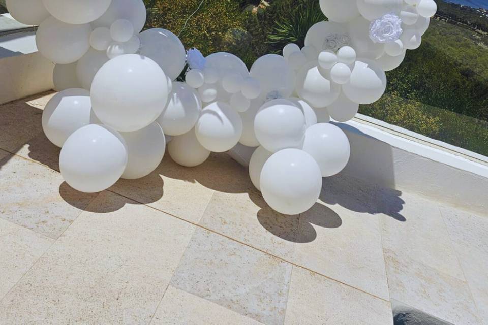 Wedding balloon arch