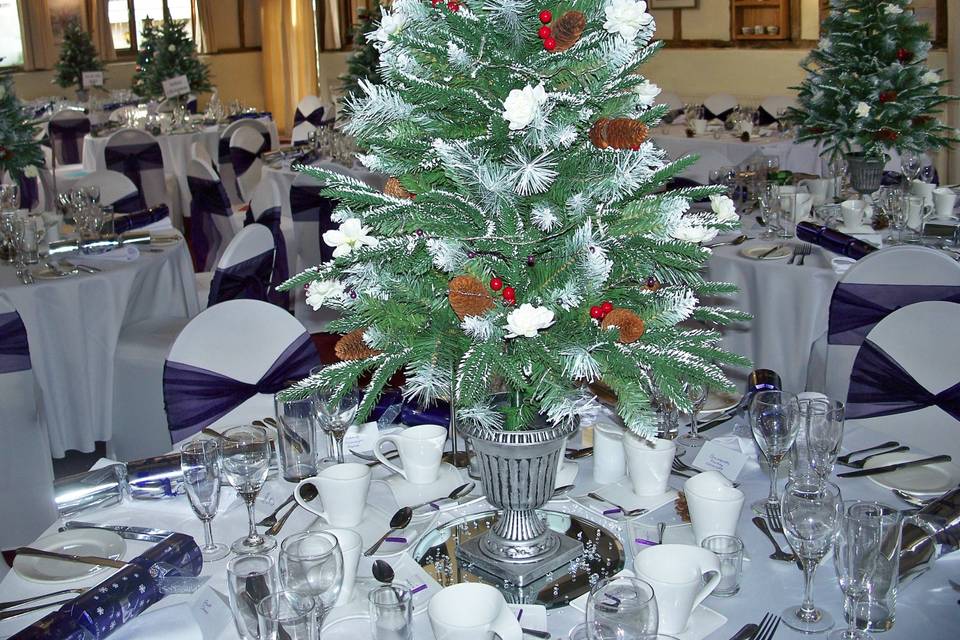 The Reid Rooms White Stretch Lycra Chair Covers with Dark Purple Organza Sashes with White Table Cloths & White Napkins