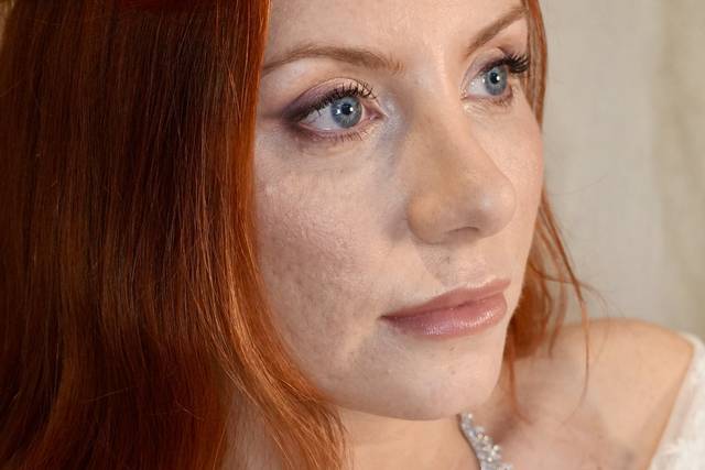 Delicate Smokey eye bridal