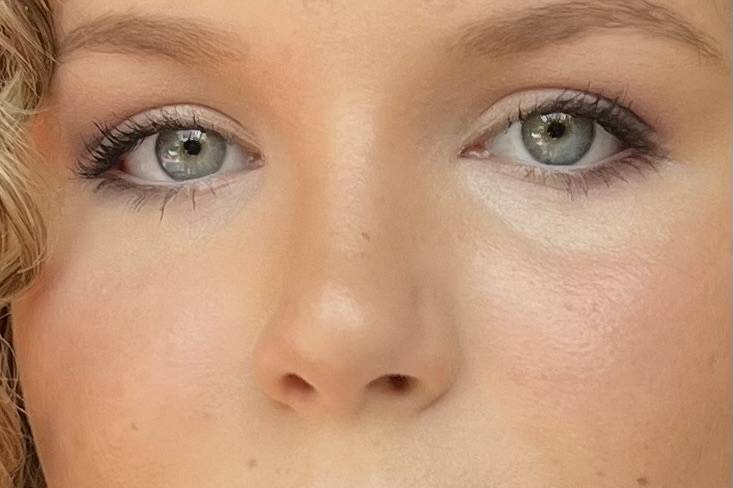 Prom make up