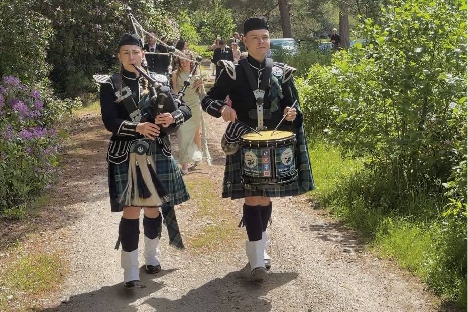 Book Drum+Drones Bagpiping