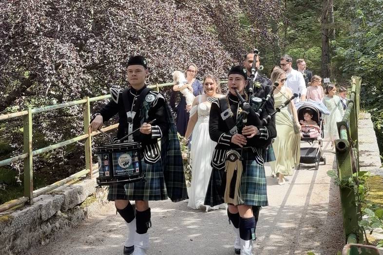 Book Drum+Drones Bagpiping