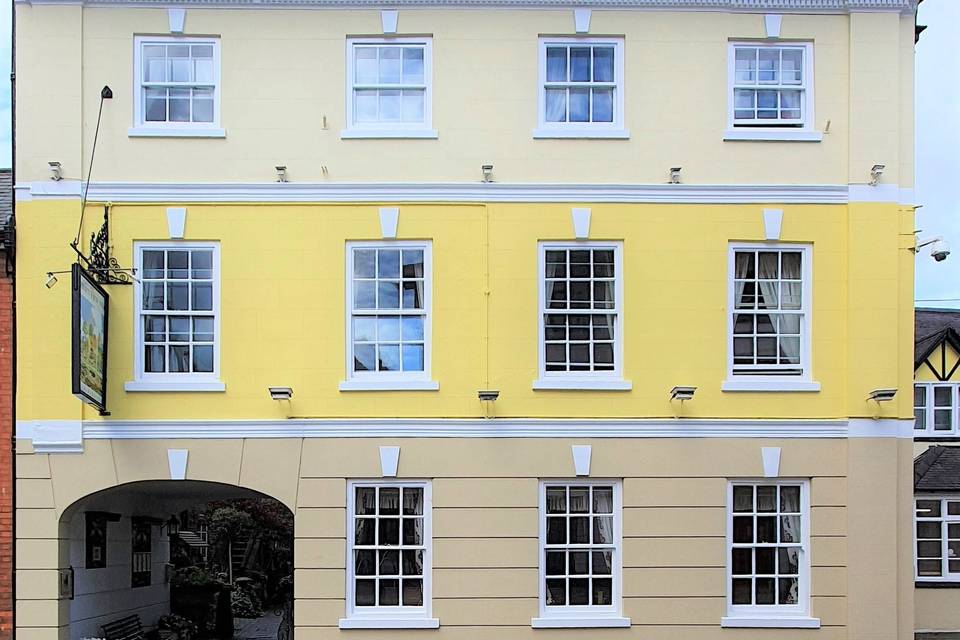 Greyhound Hotel Front