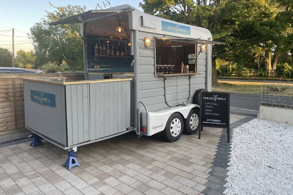 Vintage horsebox bar